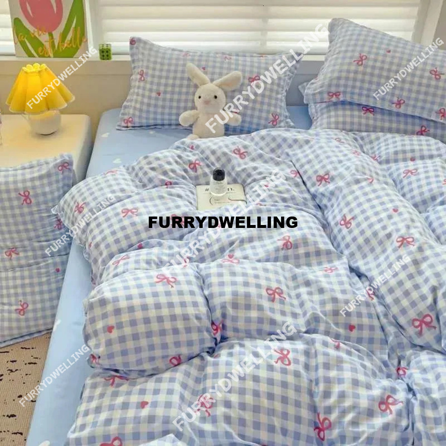 26Hmc Versatile Insulating Coverlet That Dwe74 Adds Instant Coziness To Any Space BIG