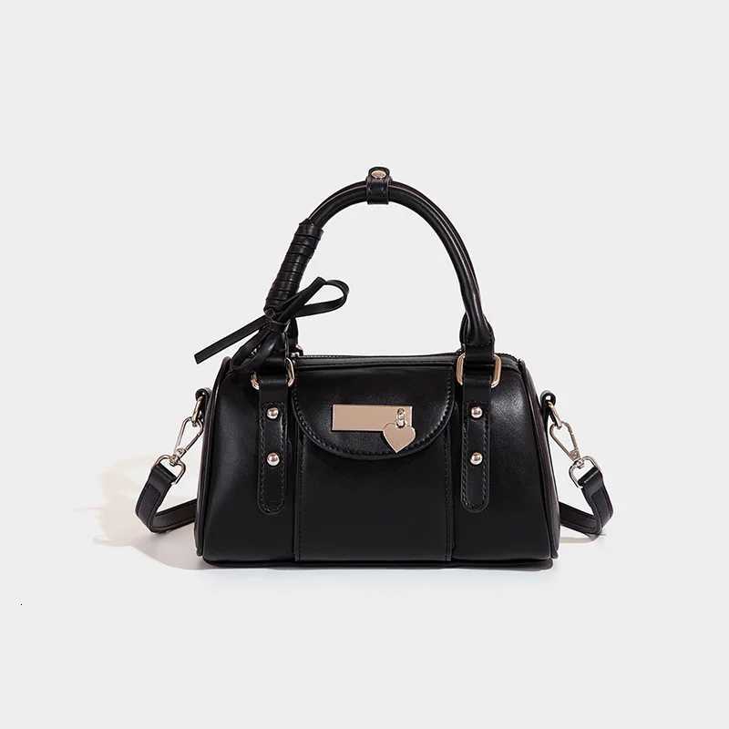 Designer 2025 Highend Bost Largecapacity Wens Fi Niche Design Spring and Summer Messenger Portable Messenger Bag1 Y251120