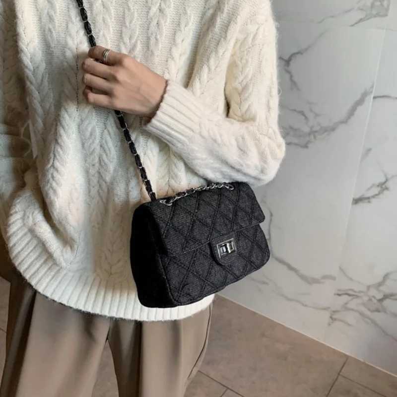 Womens denim fashionable chic simple Y2K shopping commuting shoulder bag crossbody bag flip bag messenger bagT251007