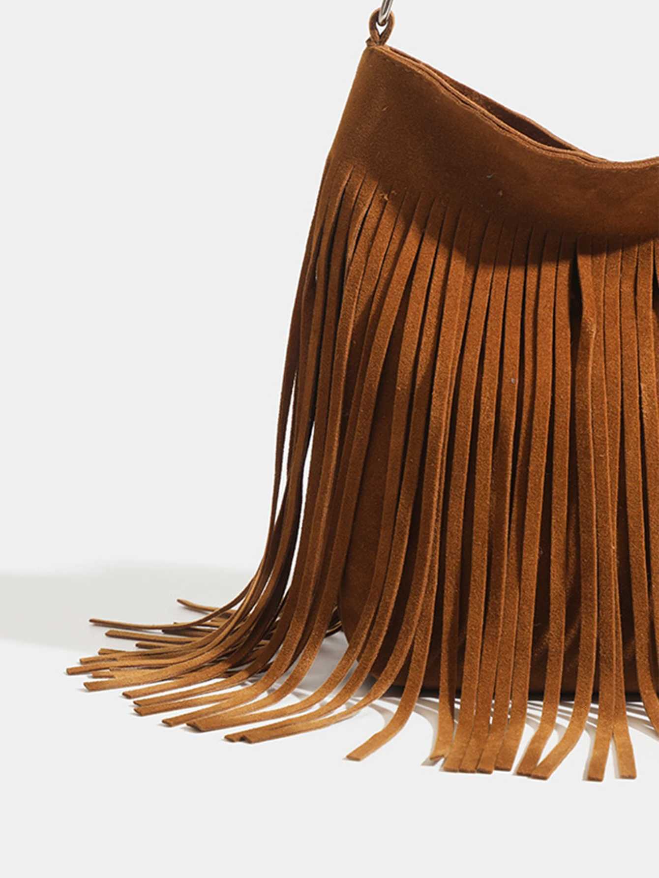 Fashionable and versatile American Bohemian Tassel Bag for Fake Suede Retro Saddle Bag OneShoulder Crossbody BagT251007