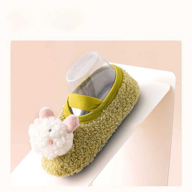 Autumn and Winter Baby Walking Shoes CHIldrens Floor Anti Slip Walking Plush and Thickened Floor Shoes Baby C251008