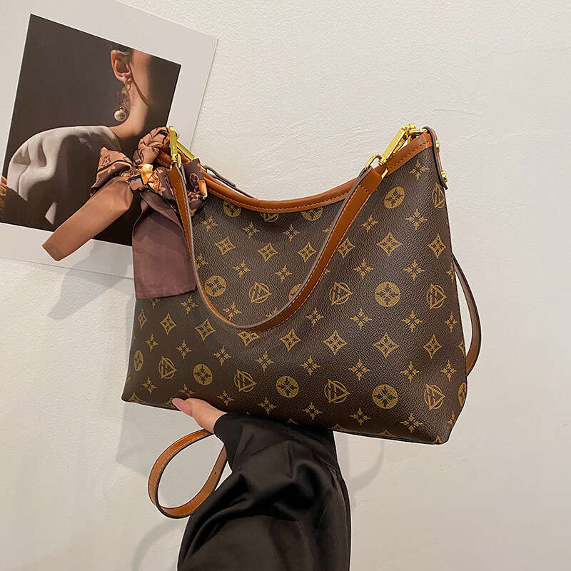 Designer Women Soft Leather Luxury Bags for Ladies Underarm Versatile Large Capacity Shoulder Crossbody Commuter Bag