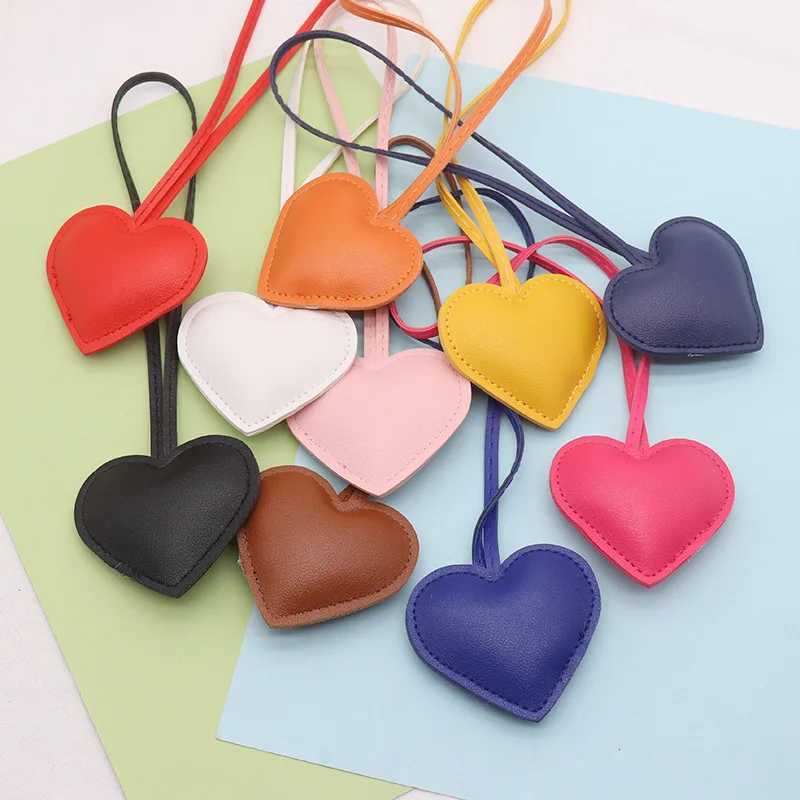 Peach Heart Keychain Leather Pink Red Love Cute Pendant Bag Charms Accessories Key Ring Gift for Women Girls Valentines Gift Z251007