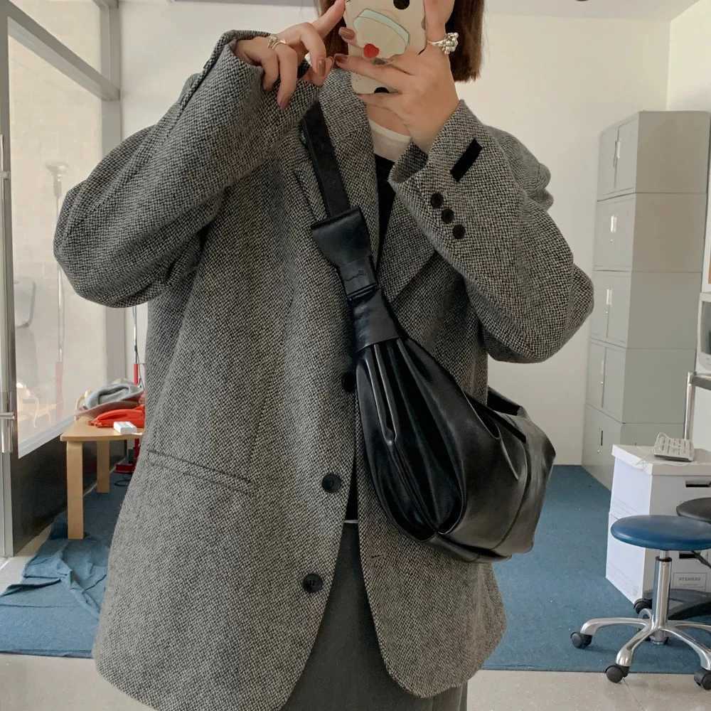 Designer Miyaga Korean Ins Large Capacity Soft Leather Folded Style Bags Casual Versatile Horn Single Shoder Crossbody Bag Y251120