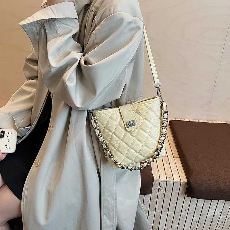 Designer Shoder Bag Messenger Bag Handbag Chain Wens Bag Fi Handscrahed Rhbus Embroidery Thread Advanced Texture1 Y251120