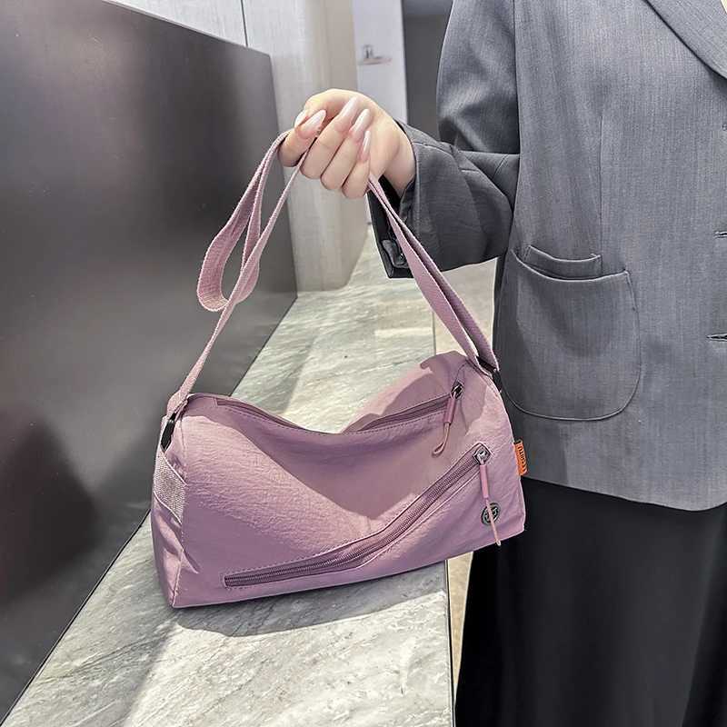 Trendy and Fashionable SingleShoulder Crossbody Bag Versatile and Stylish LargeCapacity Fabric Bag for Everyday WearT251007