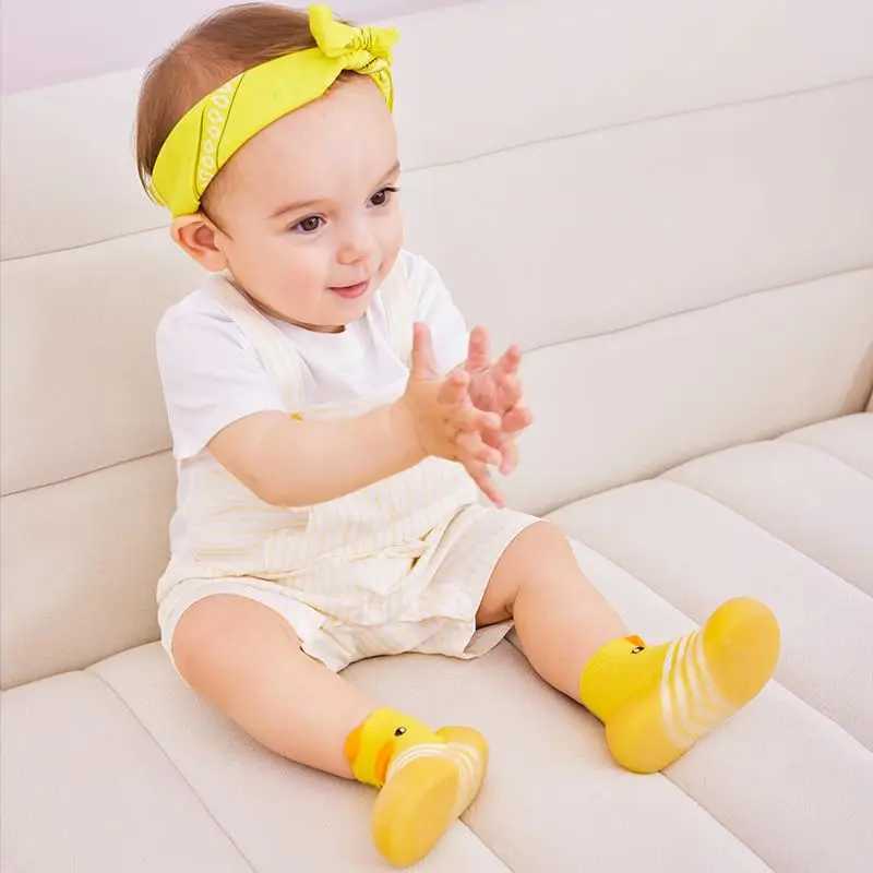Baby Non Slip Shoes Toddler Girls Boys First Walking Shoes Infant Indoor Floor Slipper Sneakers C251008
