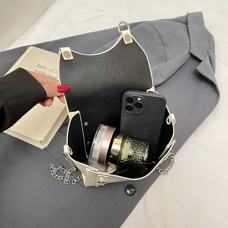 Fashionable Ladies Shoulder Bag Stylish Handheld Shopping Bag Versatile Commuting Bag High Aesthetic Design Sense Quality WomenT251007