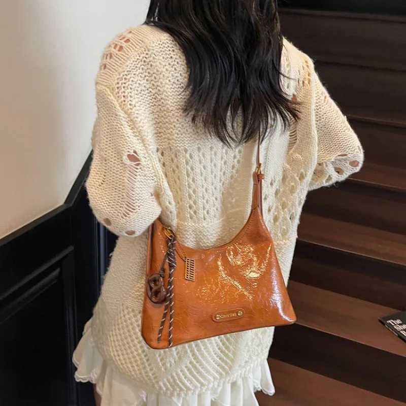 Designer Classic Parisian Style Leather Shoder Bag For Wen With Timeless Silhouette And Elegant Look Y251120