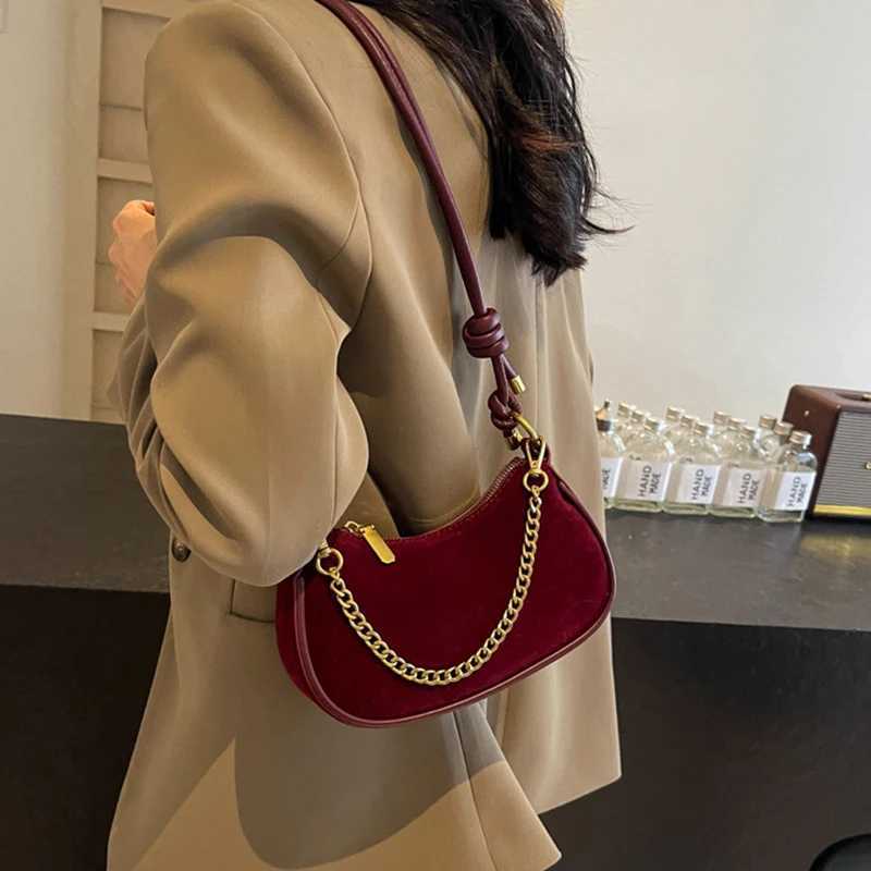 Designer Suede Chain Handbags For Wen Vintage Casual Versatile Zipper e Shoder Bag Autumn Winter Fem Cmuting Crossbody Bags1 Y251120