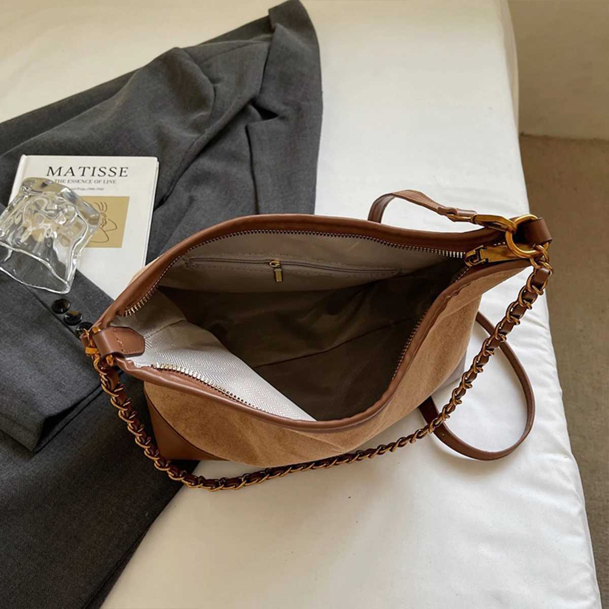 Designer Wen Fi Shoder Bag Suede Texture Letter Decor Large Capacity PU Water Resistant Zipper Adjustable Strap Daily Cmute1 Y251120