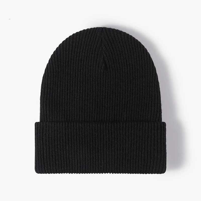 Unisex Black Knit Beanie Hat Warm Plain Skull Cap for Winter Outdoor Fashion V251008