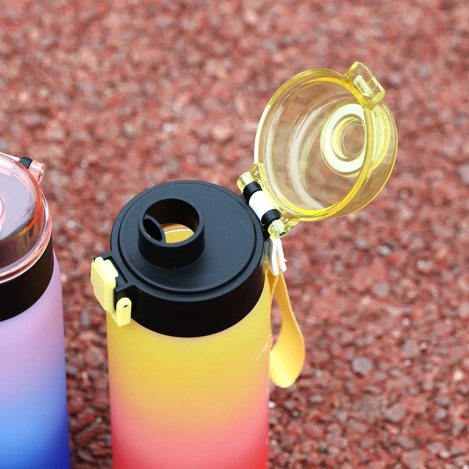 500ML K Pop Demon Hunters Water Bottle Girls Summer Sports Large Capacity Water Bottle Cartoon Figure Printed Plastic Bottles C251008