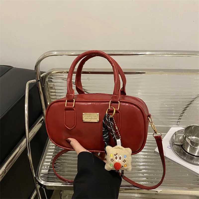 Designer Solid Color PU Crossbody Bag Fi Texture Leather Wens Handbag New Versatile Simple Shoder Bag Small Square Bag Y251120