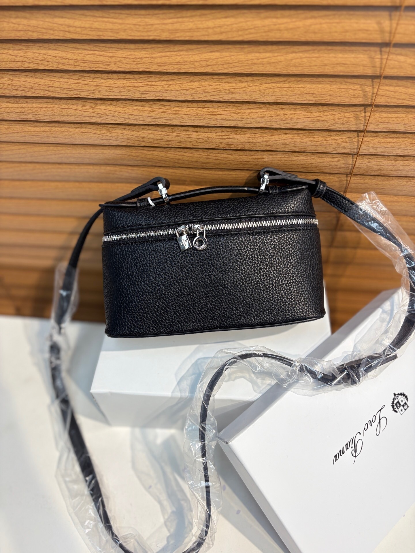 Luxury Bag Cross-border Hot-selling Lunch Box Bag For Women 2025 New Designer Bag Textured Crossbody Small Bag Versatile Commuting Handbag Shoulder Ba