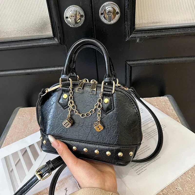 Designer Luxury Quilted Diamd Pattern Shoder Bag Inspired By Paris Fi Week With ChainLink Strap Veet Lining1 Y251120