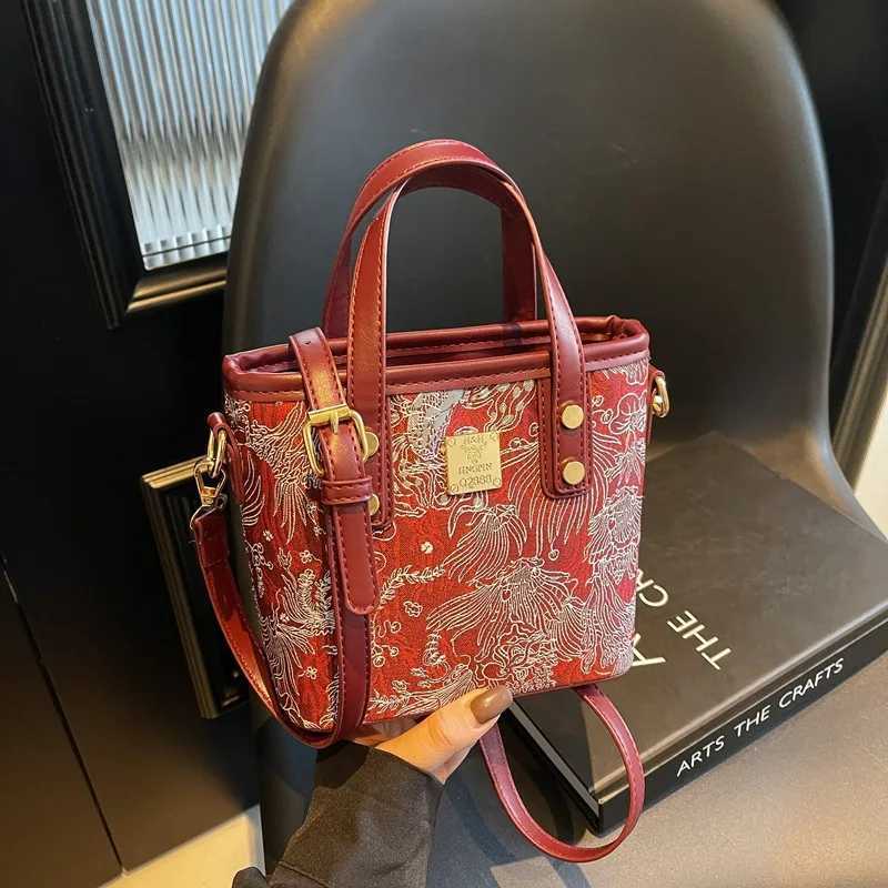 Designer 2025 NeoChinese Embroidery Crossbody Bag Wen Vintage Floral Jacquard Shoder Purse Handheld Oriental Tote1 Y251120