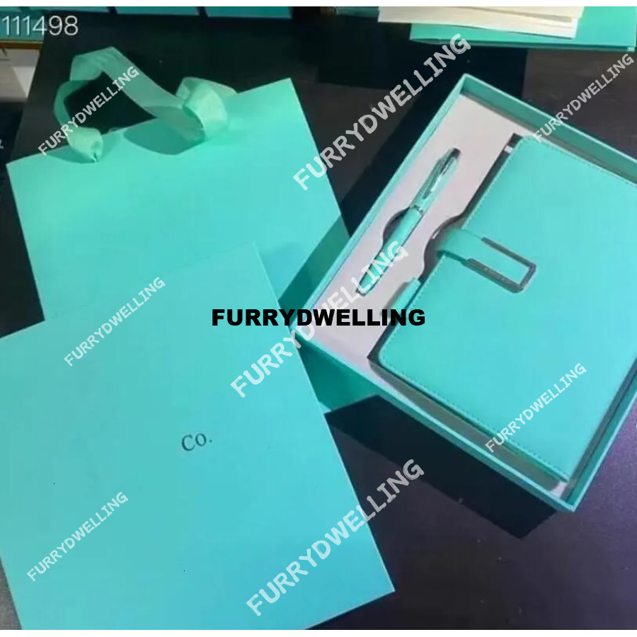 Wholesale Dwe74 Retro Fashion Designer Letter Printed Business Thickening Student A5 Notebook With Ballpoint Pen Dh85