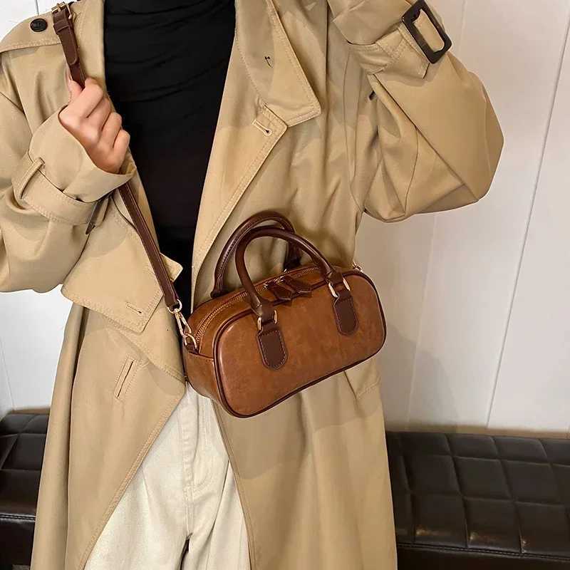 Designer PU Fi Classic Style Square Shoder and Crossbody Bags Solid Zipper Poparity Sense of Luxury Handbags for Wen 2025 Hot Y251120