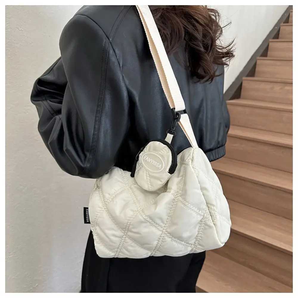 Simple Down Puffy Cotton Padded Quilted Shoulder Bags Puffy Solid Color Commute Bags Messenger Bag Women GirlsT251007