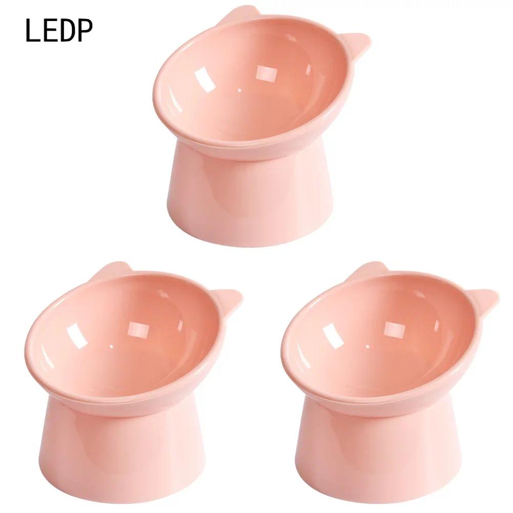 387497 The high-legged cat bowl reduces the amount of bowing and protects the cervical spine. It is suitable for both big and small cats, very considerate
