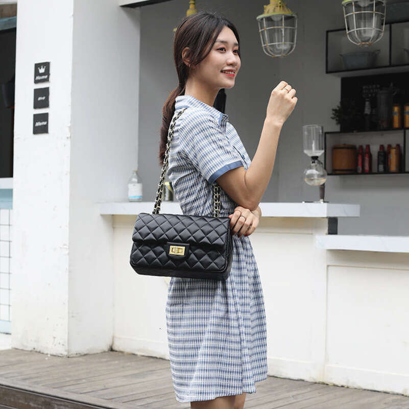 designer bag Luxury bag Xiaoxiangfeng Quilted Chain 2025 New Women's Socialite Lady Single Shoulder Crossbody Bag Genuine Leather Double Flap Han