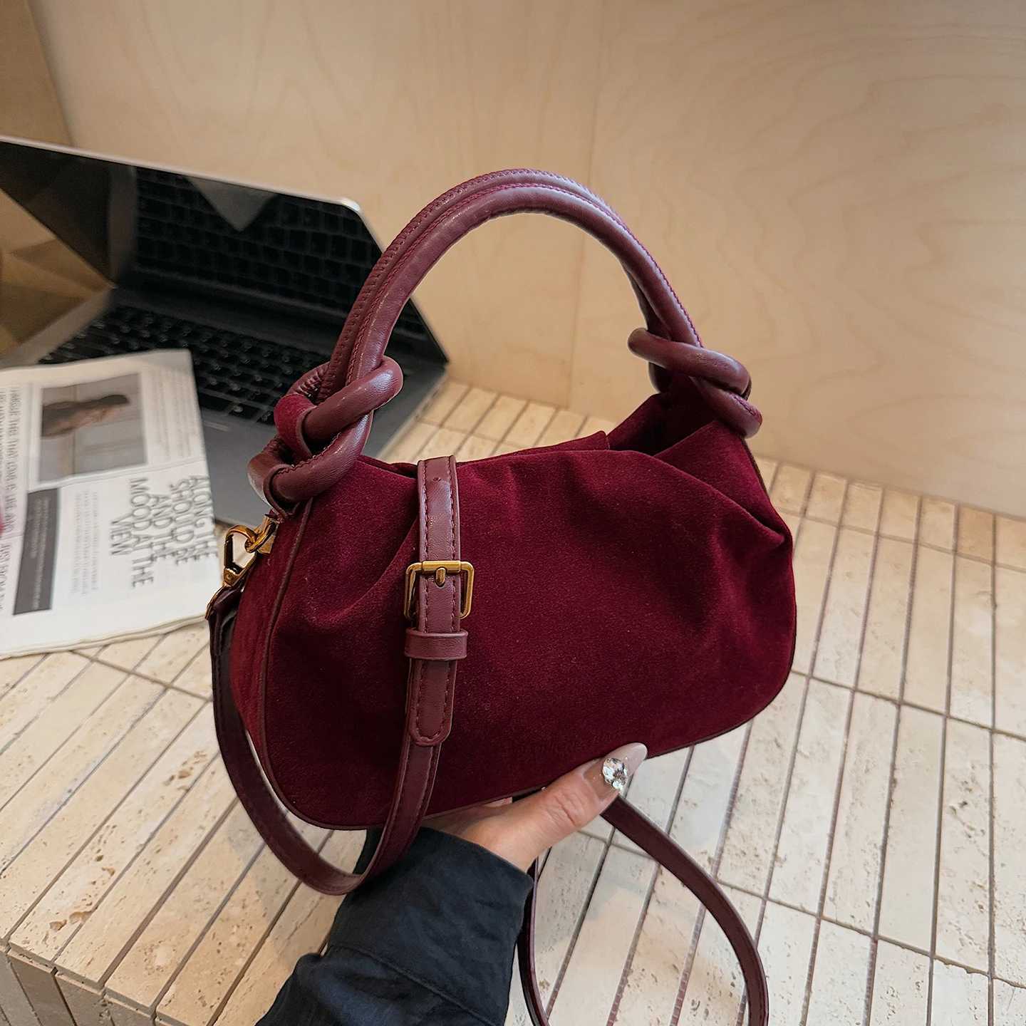 Designer Matte Wen Handbags 2025 New Letter Casual Shoder Bag Solid Color Cmuting Crossbody Bags Fem Versatile Square Pack1 Y251120