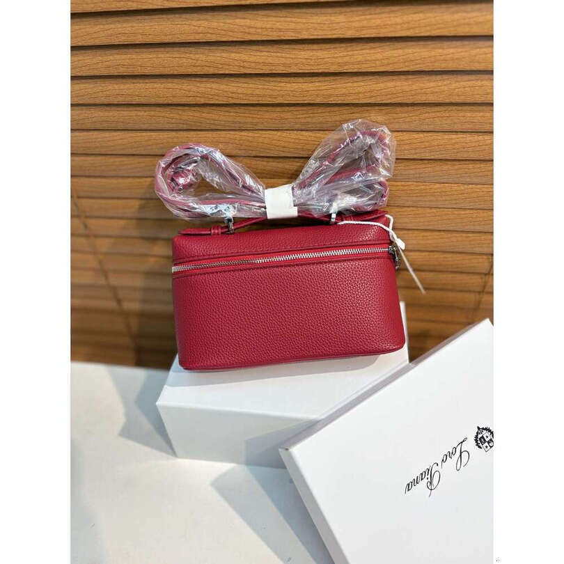 High-end designer bag Luxury Lunch Box for Women New Textured Crossbody Small Versatile Commuter Handbag Shoulder Bag Trendy Handbags tote purse