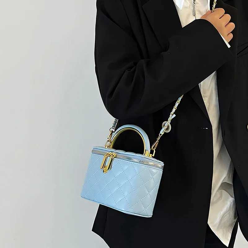 Designer Elegant Vintage Inspired Shoder Bag Luxury Leather Crossbody Messenger Square Sahel Design For Wen Party Casual Outfit1 Y251120