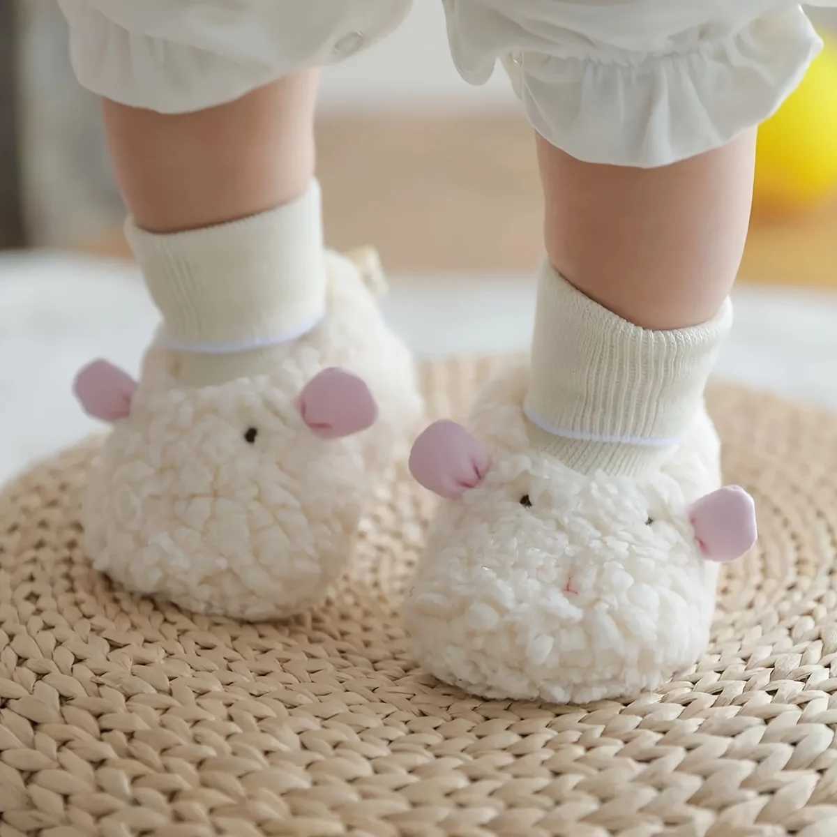 Winter New Cute cartoon Baby Booties Boy Girl Boots Cotton SoftSole NonSlip Warm Toddler First Walkers Infant Crib Shoes C251008