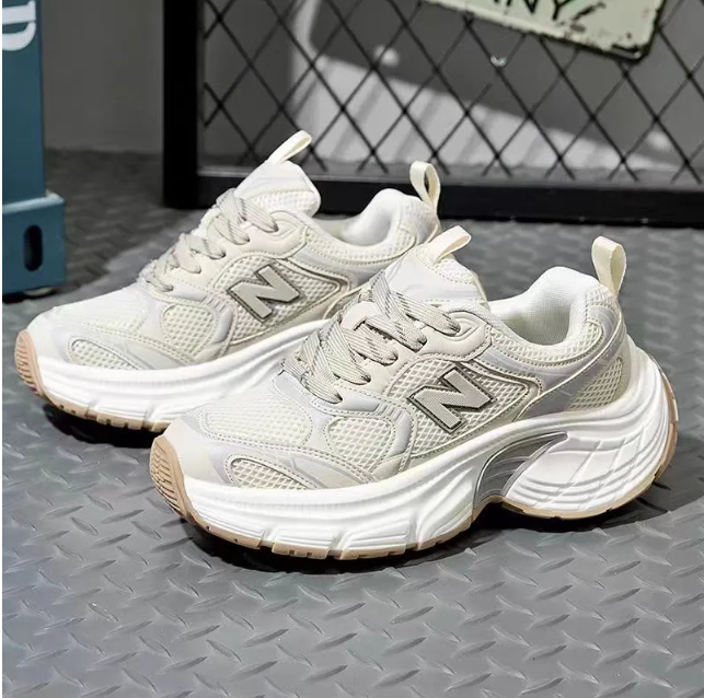 Free Shipping Couples Outdoor Platform Sports Shoes Simple Versatile Lightweight Soft Sole Running Shoes Fashionable Men Women Casual