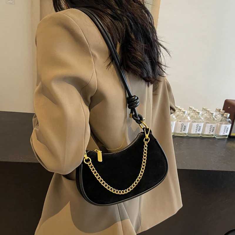 Designer Suede Chain Handbags For Wen Vintage Casual Versatile Zipper e Shoder Bag Autumn Winter Fem Cmuting Crossbody Bags1 Y251120