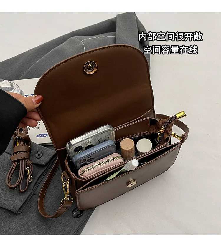 Designer Popar Wen Shoder Bags New Style Crossbody Bag for Ladies College Shopper Phe Purse Simple Color Pouch Y251120