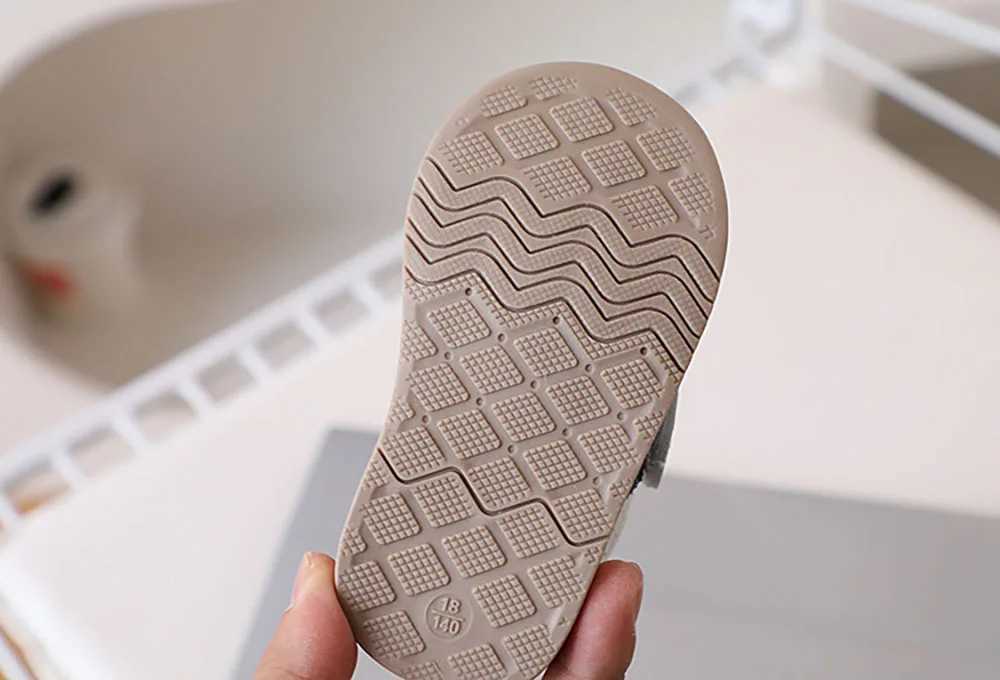 2025 Fashion Toddler Shoes For Baby PU Leather Infant Girls Sneakers Softsoled Ergonomics Newborn Boys Sport Shoes First Step C251008