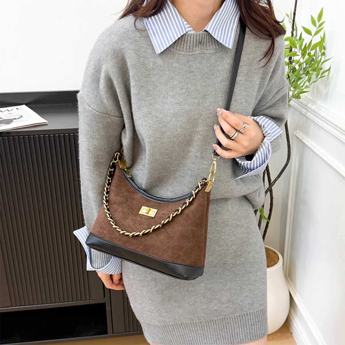 Designer Wen Fi Shoder Bag Suede Texture Letter Decor Large Capacity PU Water Resistant Zipper Adjustable Strap Daily Cmute1 Y251120