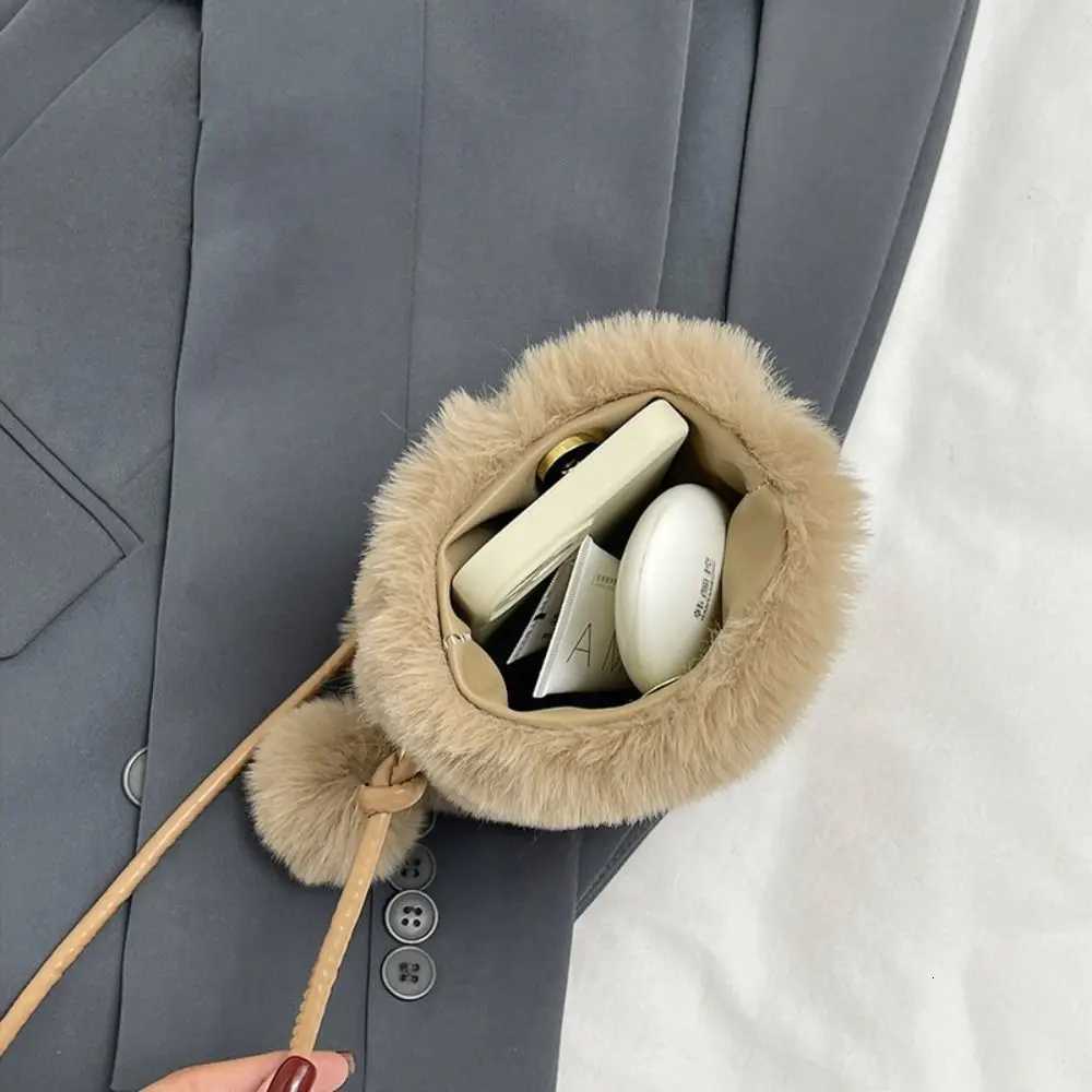 Fashion Plush Shoulder Bag Large Capacity Soft Crossbody Phone Bag Faux Fur Solid Color Travel PurseT251007