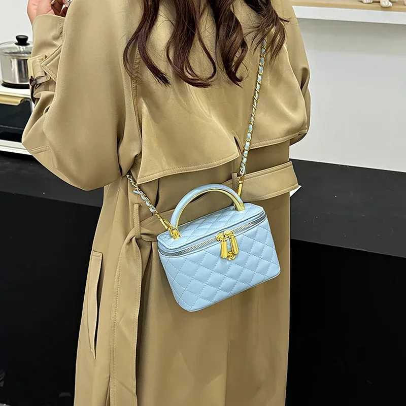 Designer Elegant Vintage Inspired Shoder Bag Luxury Leather Crossbody Messenger Square Sahel Design For Wen Party Casual Outfit1 Y251120