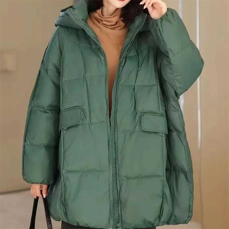 2025 New Winter Women White Duck Down Jacket Hooded Warm Oversize Puffer Coat Female Casual Loose Parkas Pocket OutwearT251105