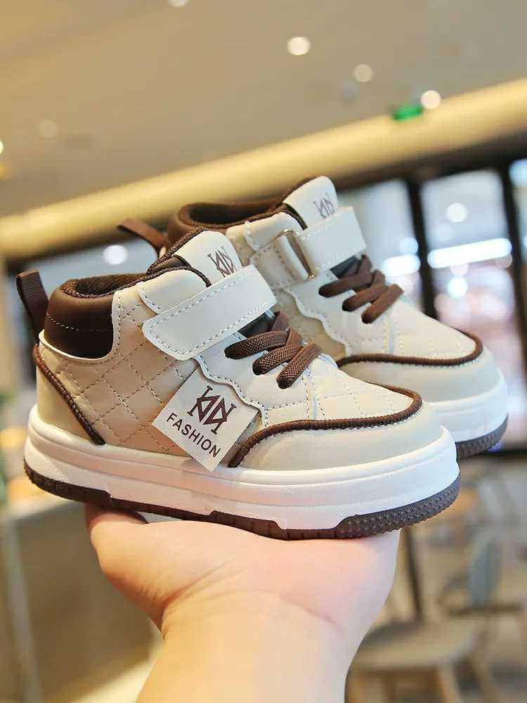 2025 new childrens high top sports with leather surface baby spring and autumn casual shoes C260130