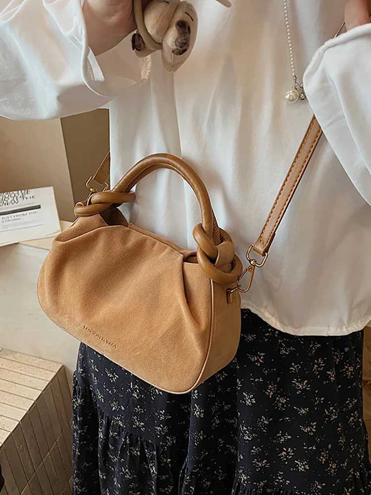 Designer Matte Wen Handbags 2025 New Letter Casual Shoder Bag Solid Color Cmuting Crossbody Bags Fem Versatile Square Pack1 Y251120