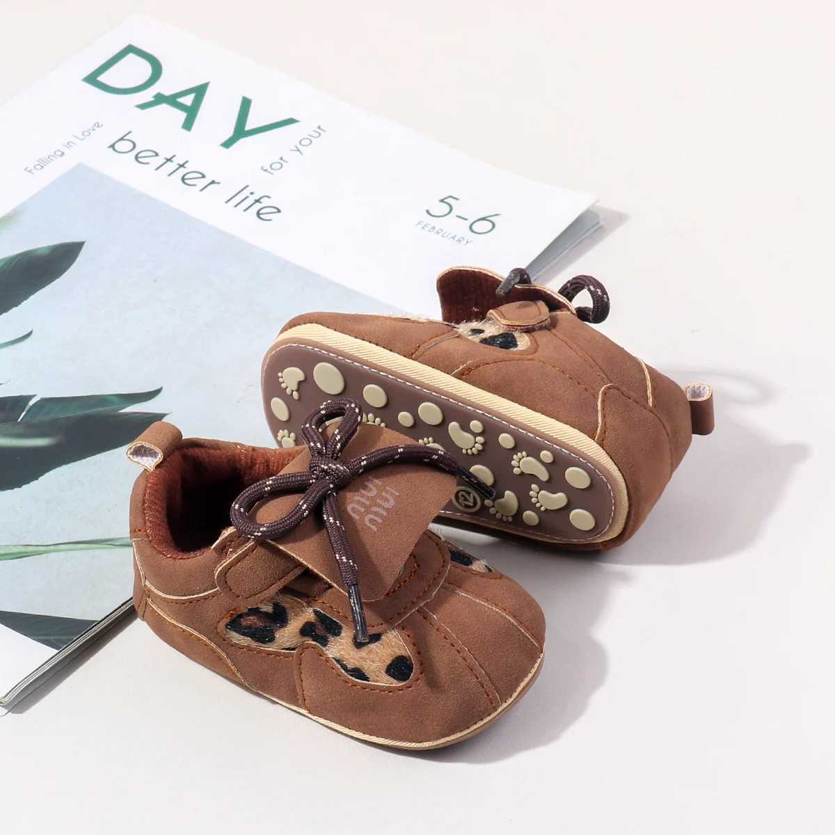 2025 Spring and Autumn New Style Hot Selling Fashion Trend Childrens Shoes for Boys and Girls AntiSlip Learning Walkers C2510081