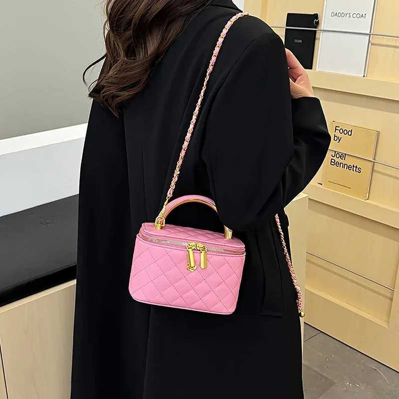 Designer Elegant Vintage Inspired Shoder Bag Luxury Leather Crossbody Messenger Square Sahel Design For Wen Party Casual Outfit1 Y251120