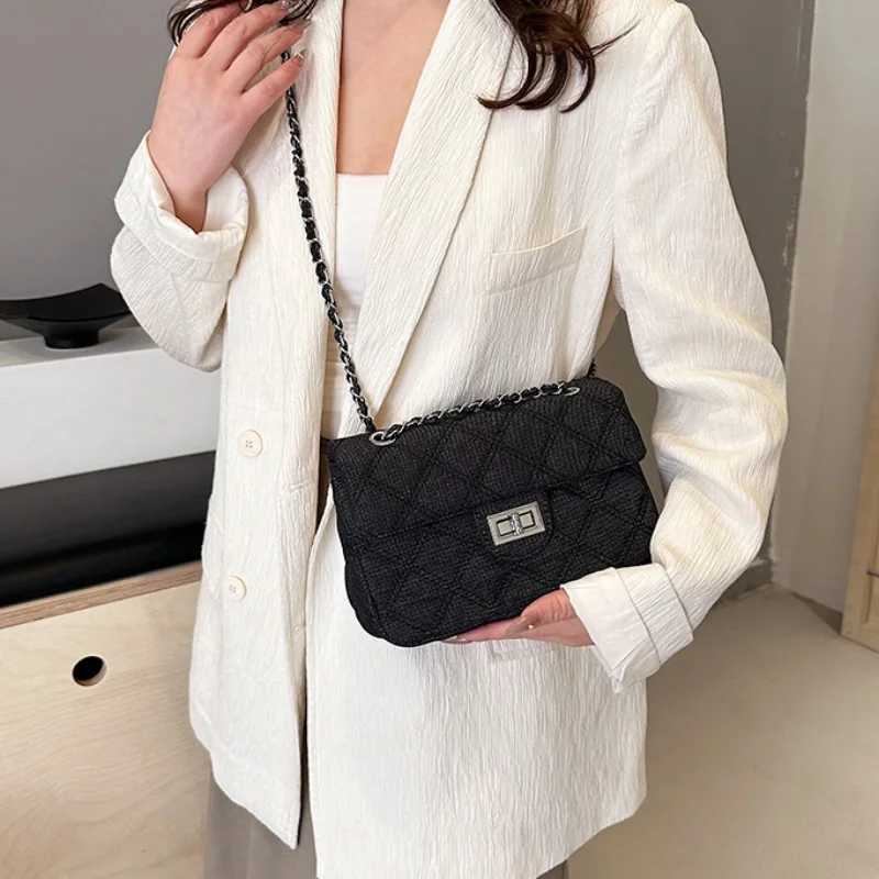 Womens denim fashionable chic simple Y2K shopping commuting shoulder bag crossbody bag flip bag messenger bagT251007