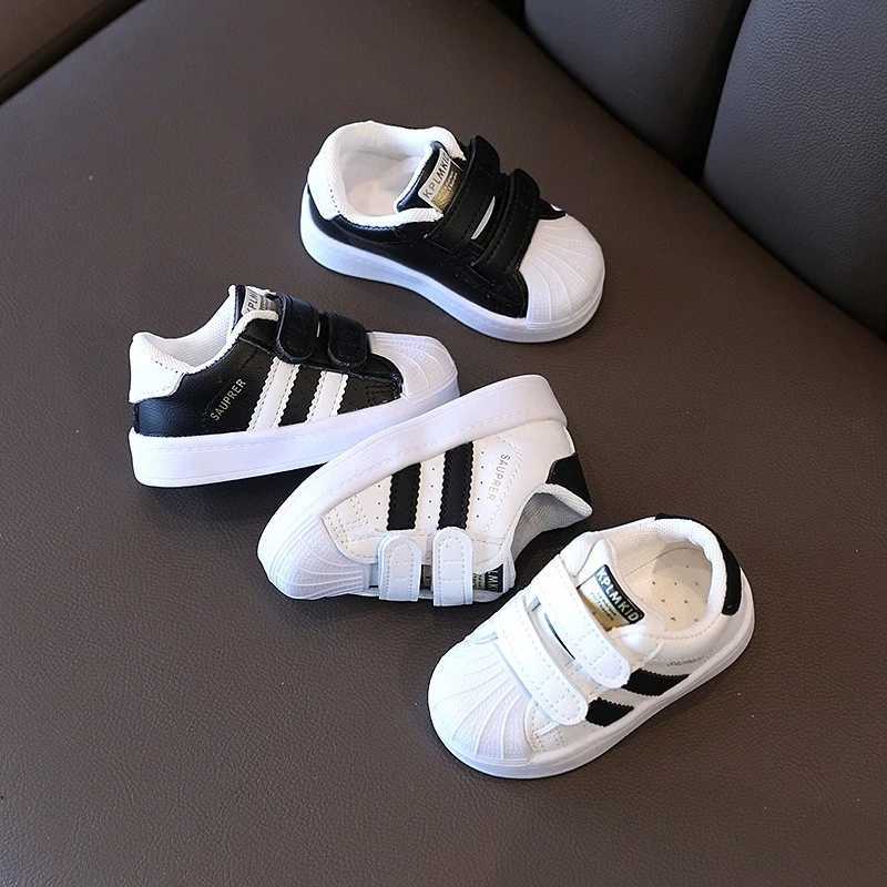 2025 New Fashion Baby First Walk Sneakers White Nonslip Casual Sneakers Boys Girls Breathable Outdoor Infant Tennis Toddler C251008