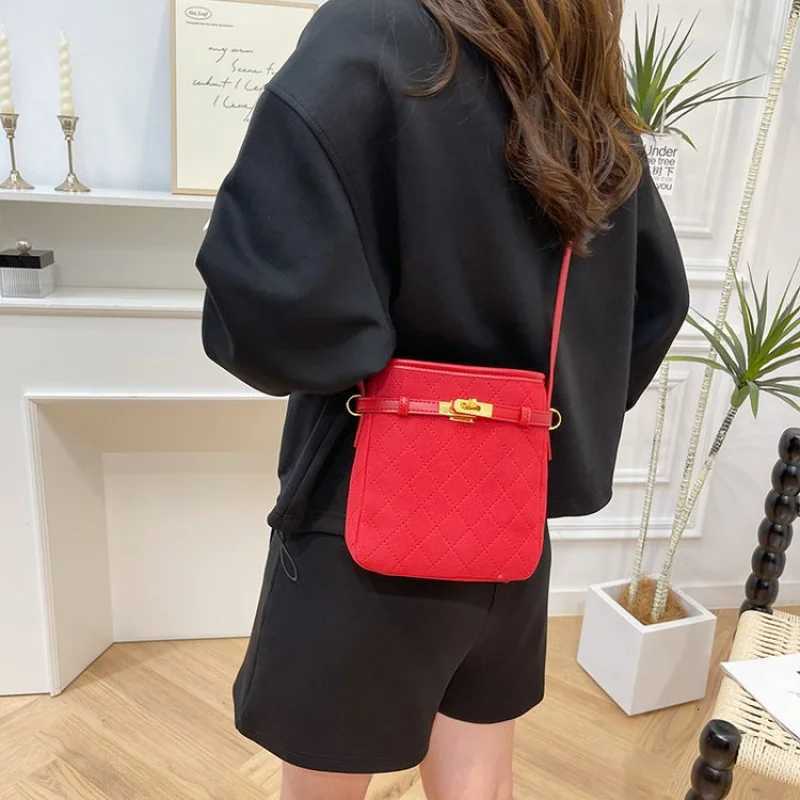 Designer HighEnd Ladies Crossbody Bag With Luxury Craftsmanship And Spacious Interior Suitable For Daily Shopping Trips1 Y251120