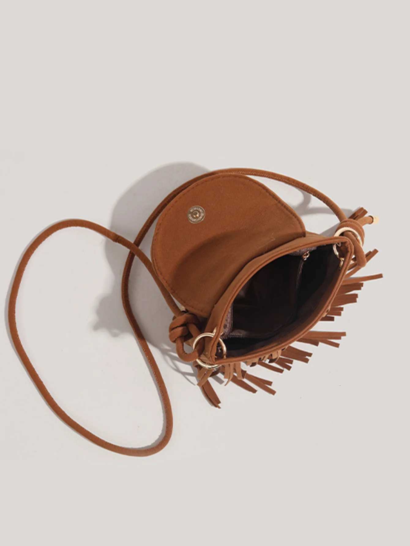 Niche fashion and simple design Saimian tassel oneshoulder retro suede ethnic style crossbody bag daily versatile travelT251007