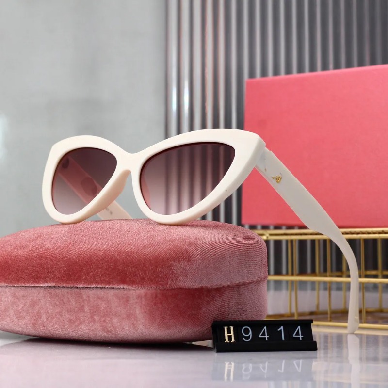 Chic Designer Sungl… - image