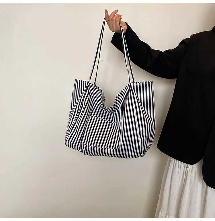 Casual Striped Design Women Nylon Shoulder Bags Versatile Large Capacity Ladies Armpit Handbag Contrast Color Girl Shopping ToteT251007