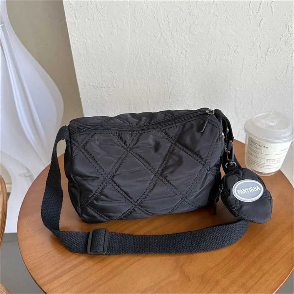 Simple Down Puffy Cotton Padded Quilted Shoulder Bags Puffy Solid Color Commute Bags Messenger Bag Women GirlsT251007