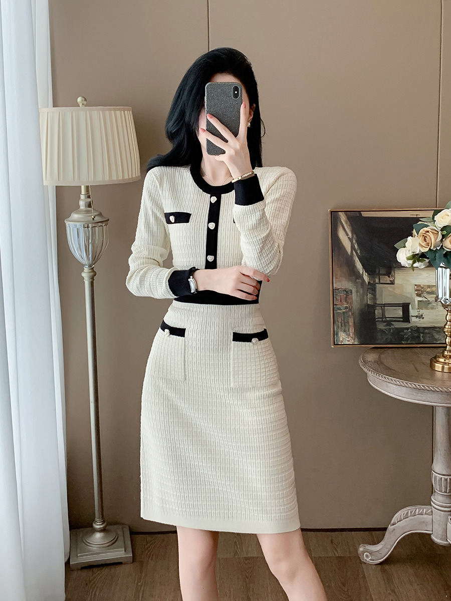 Chinese domestic small fragrant style knitted dress for women's autumn new style, mid to long length long sleeved high waisted bottom woolen dres